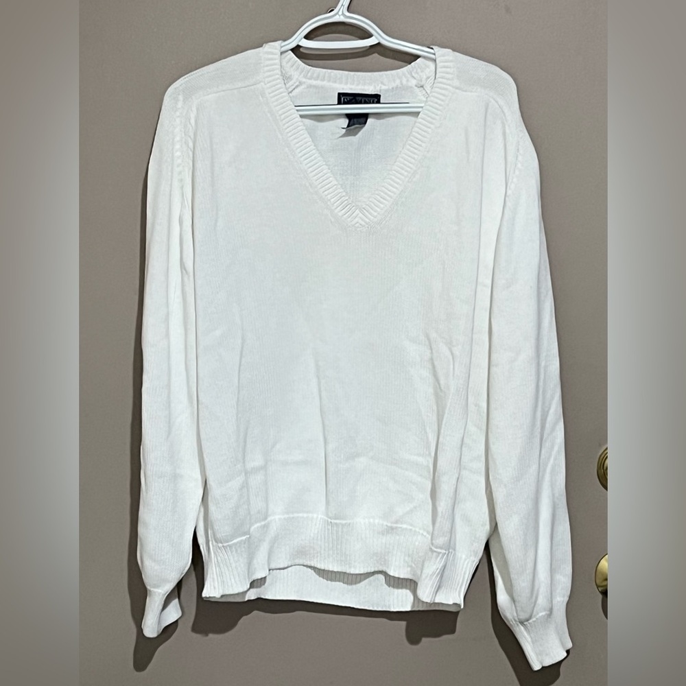 Lands’ End Men’s M V-neck
LEAVING 5/1